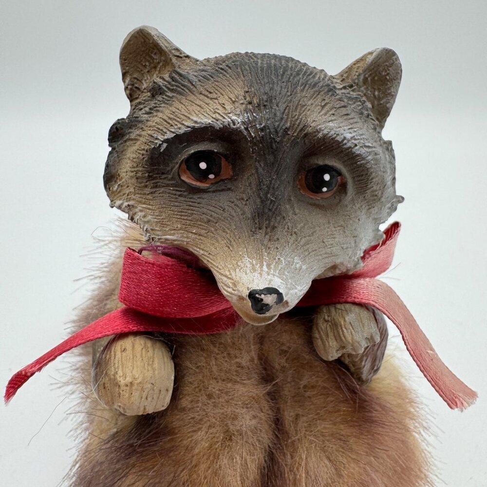 Vintage Original Fur Resin Face And Arms Plush Animal Raccoon Stuffed animal pos